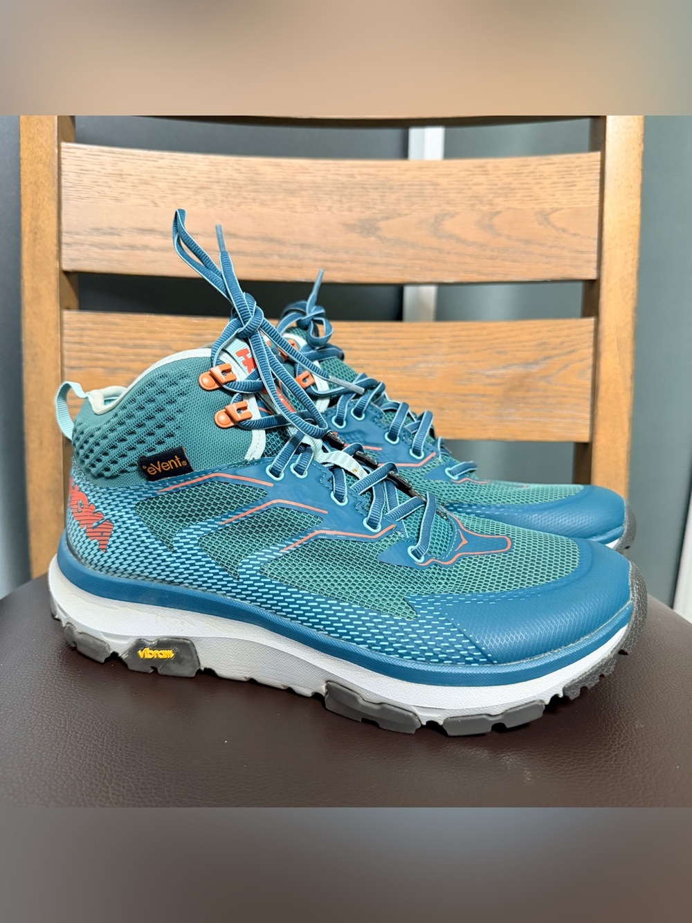 Hoka One One Sky Toa Hiking Boots in a teal and pink sz 8.5 for women